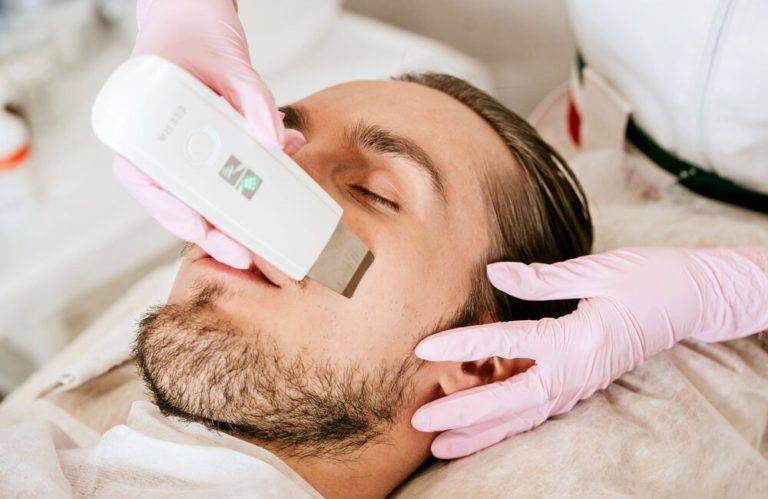 Skin care and relaxation for men in  Amars Barbers 